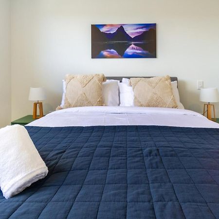 Apartamento Conveniently Located 2Br Townhouse In West Akl Auckland Exterior foto
